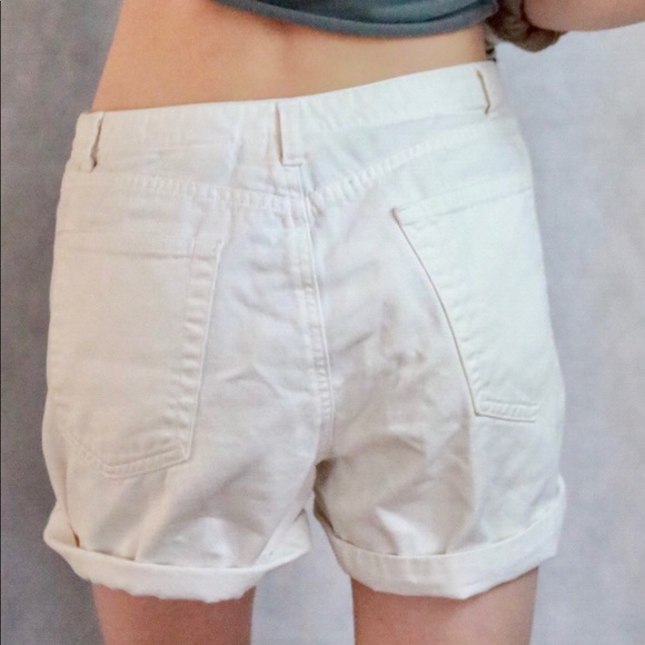 Liz Claiborne White Jean Shorts Ruffle Bottom ! - Picture 3 of 4